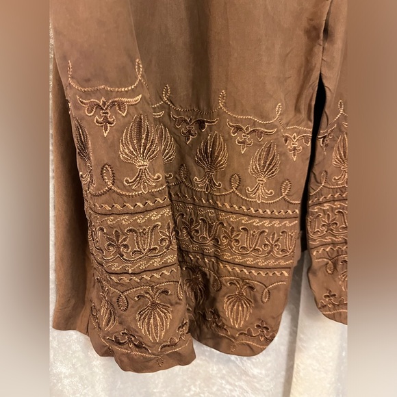 Embroidered silk jacket/Top - Picture 3 of 4